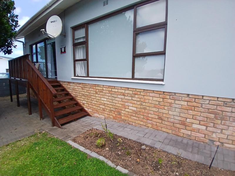 4 Bedroom Property for Sale in Stilbaai Wes Western Cape